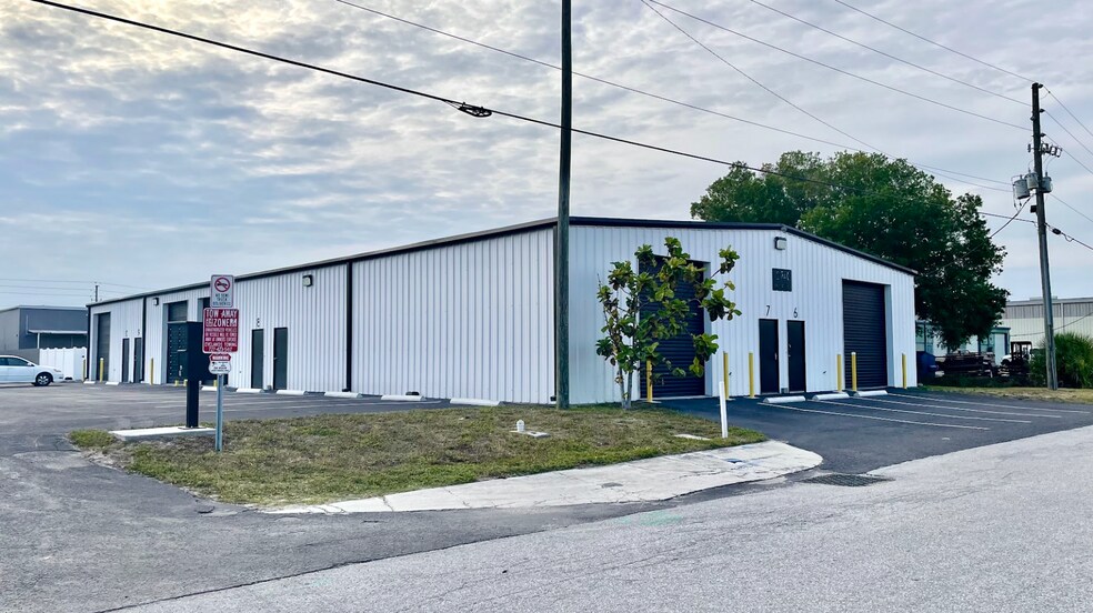 More Photos Of 12745 N 49th St, Clearwater Manufacturing For Lease