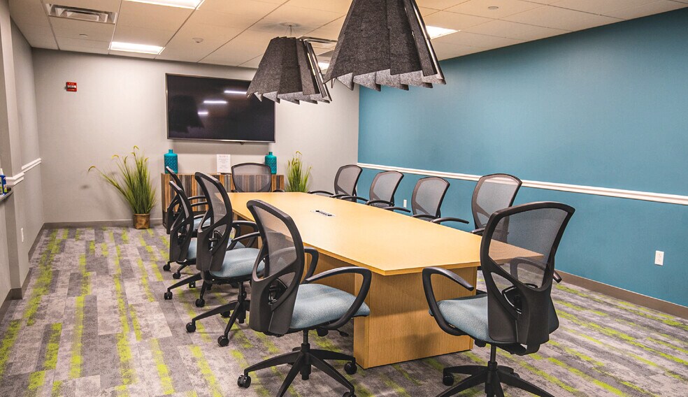 More Photos Of 750 Holiday Dr, Pittsburgh Office Residential For Lease