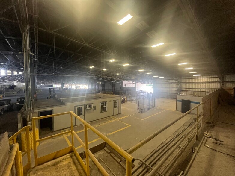 More Photos Of 3401 FM 78, McQueeney Manufacturing For Sale