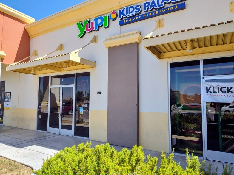 More Photos Of 11850 Hesperia Rd, Hesperia Freestanding For Lease