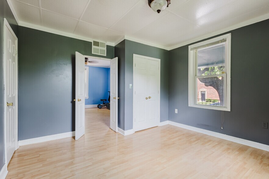 More Photos Of , Lexington Specialty For Sale