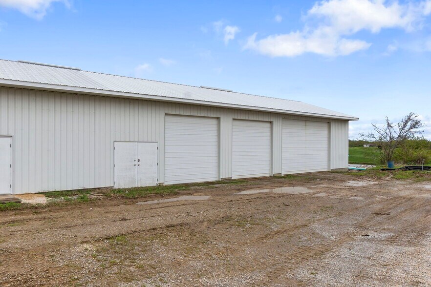 More Photos Of 250 West St, Frohna Office For Sale