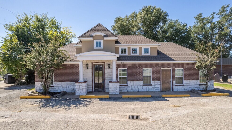 Primary Photo Of 3815 Troup Hwy, Tyler Medical For Sale