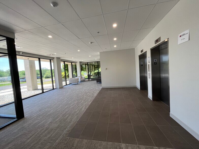 More Photos Of 11 Interstate Dr, West Springfield Office For Lease