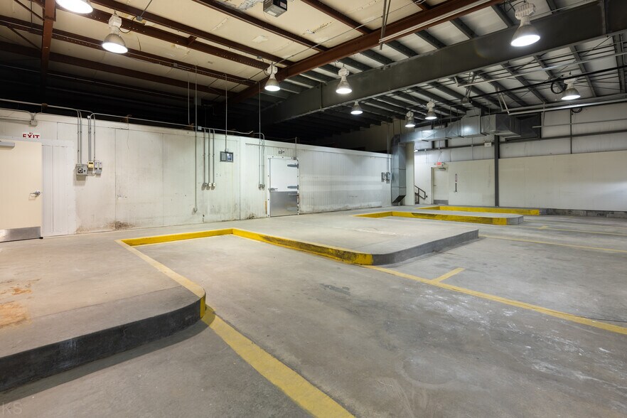 More Photos Of 3702 Hy Point Blvd, Rolla Industrial For Sale