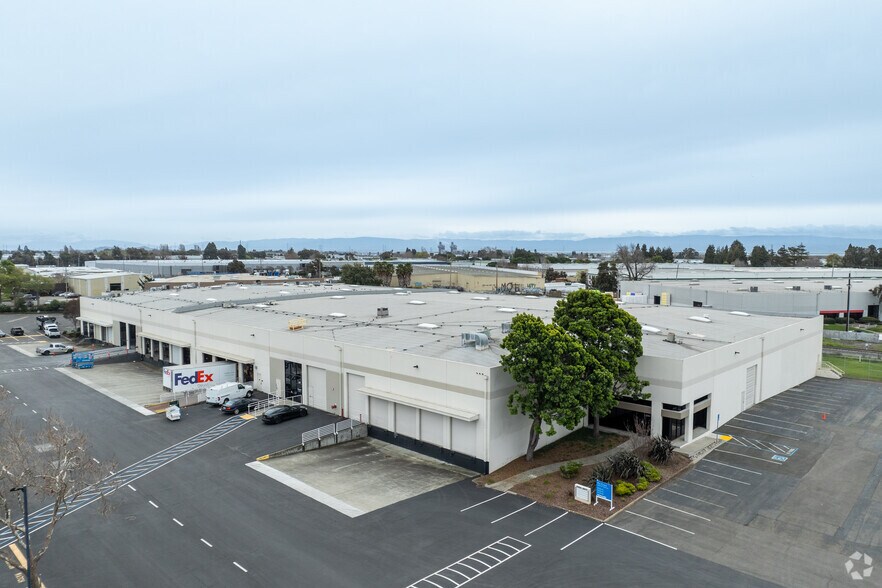 More Photos Of 2263-2277 National Ave, Hayward Warehouse For Lease
