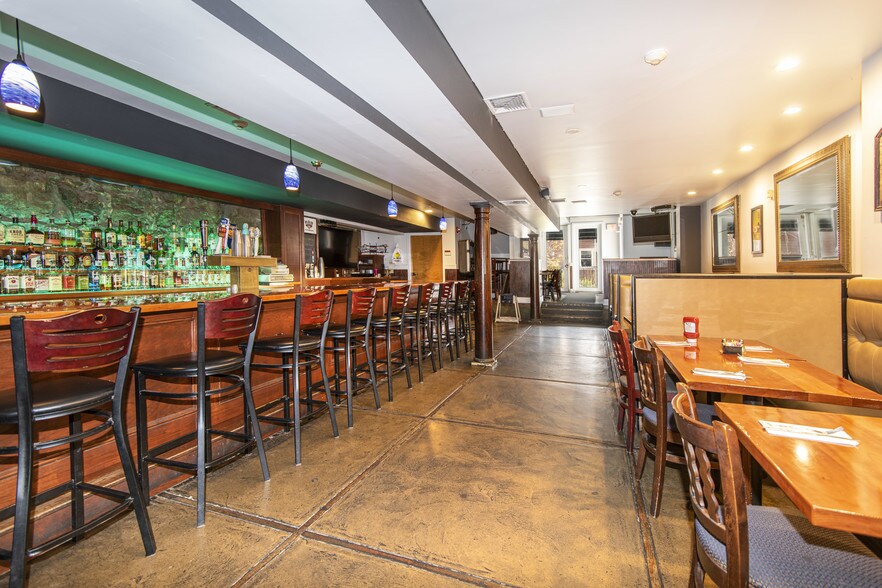 More Photos Of 32-34 Main St, Warwick Restaurant For Sale