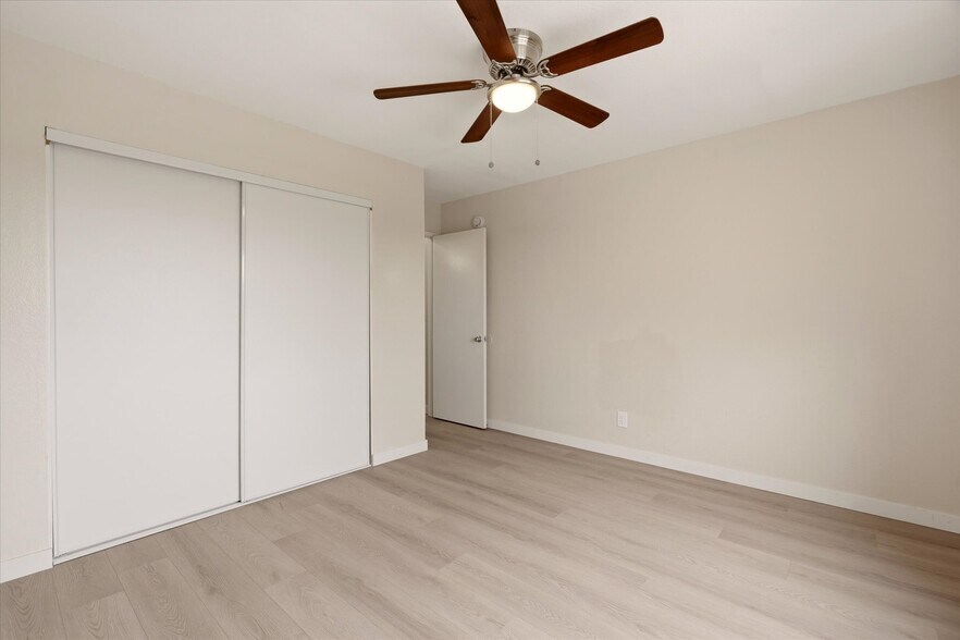 More Photos Of 13801 Yukon Ave, Hawthorne Apartments For Sale