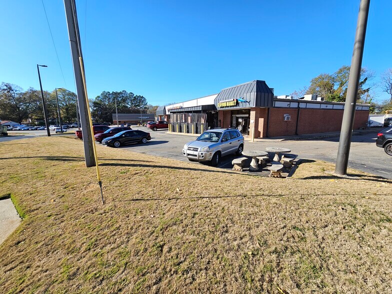 More Photos Of 227 Atlanta Hwy, Gainesville Freestanding For Sale