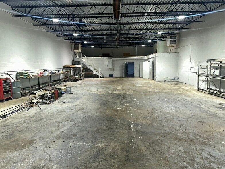 More Photos Of 18090 Mount Elliott St, Detroit Warehouse For Sale