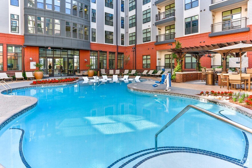 More Photos Of 1750 Camden Rd, Charlotte Apartments For Lease