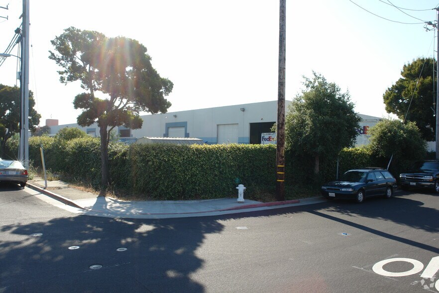 More Photos Of 1600 63rd St, Emeryville Distribution For Lease
