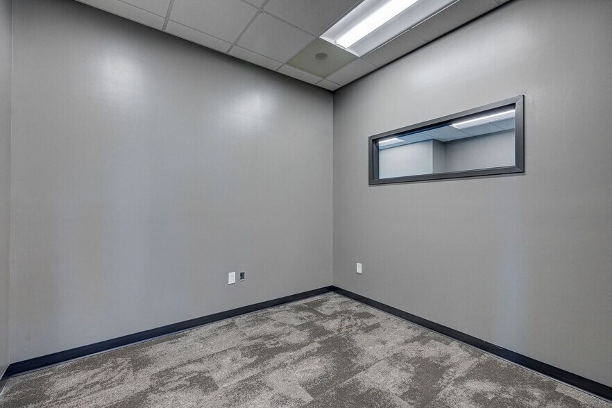 More Photos Of 6740 Rock Spring Rd, Wilmington Office For Lease
