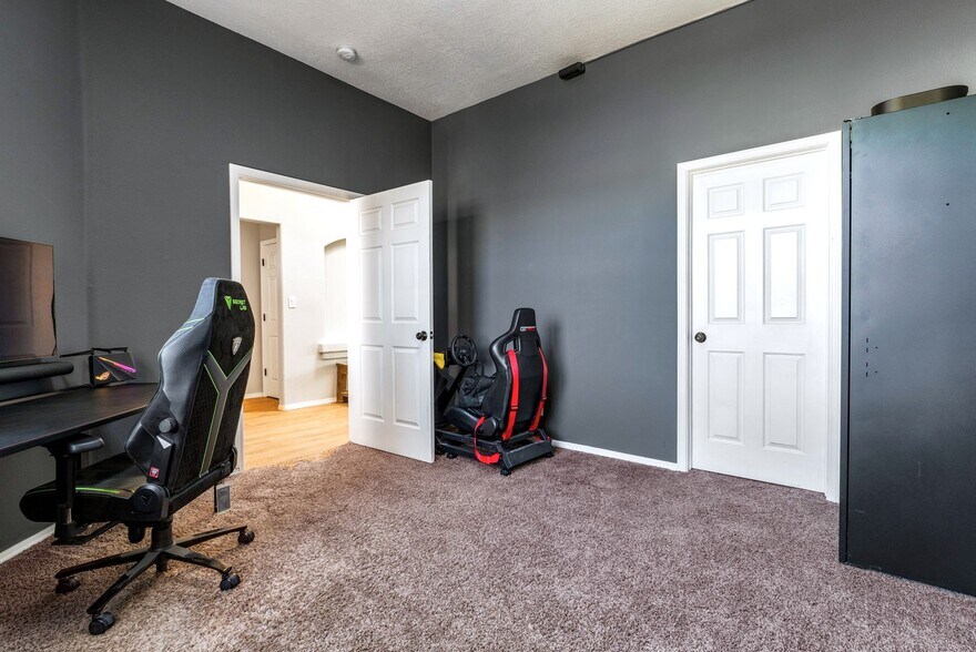 More Photos Of 200 Aldaba Cir NE, Rio Rancho Flex For Sale