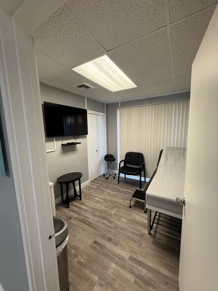 More Photos Of 1920 E Katella Ave, Orange Medical For Lease