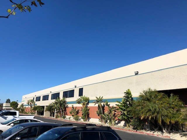 More Photos Of 4483 McGrath St, Ventura Service For Lease