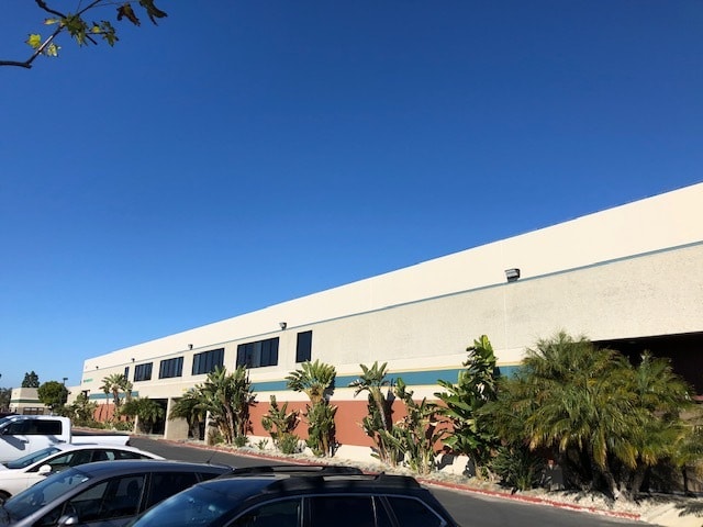 More Photos Of 4483 McGrath St, Ventura Service For Lease