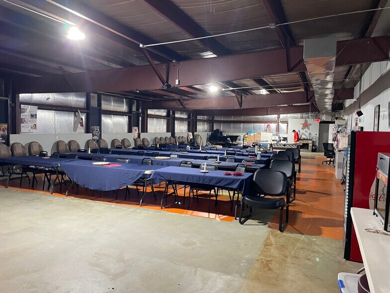 More Photos Of 1912 W Rendelman St, Marion Flex For Sale