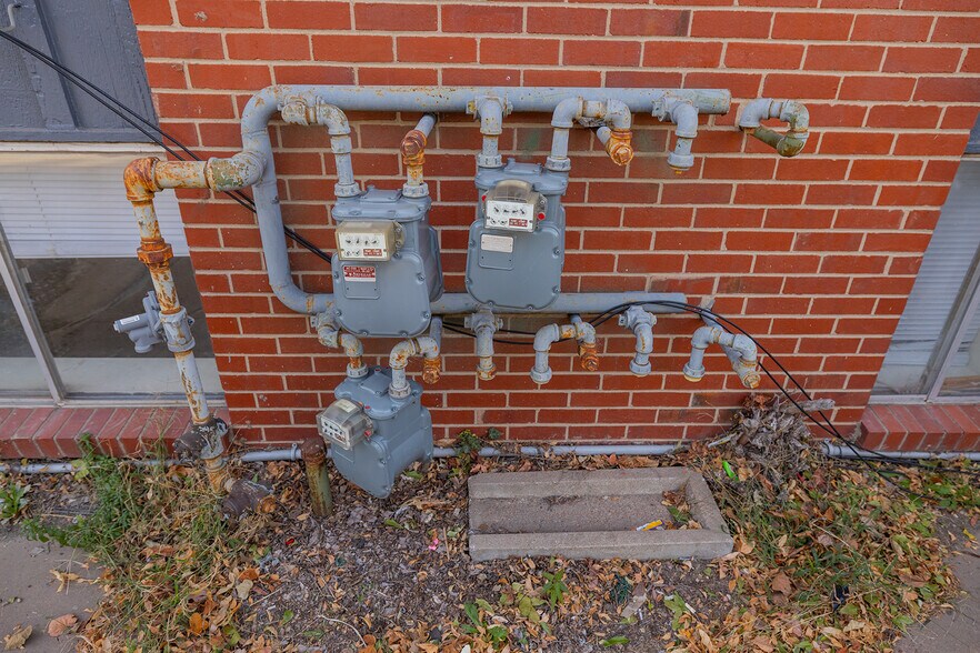 More Photos Of 2520 E Lincoln St, Wichita Apartments For Sale