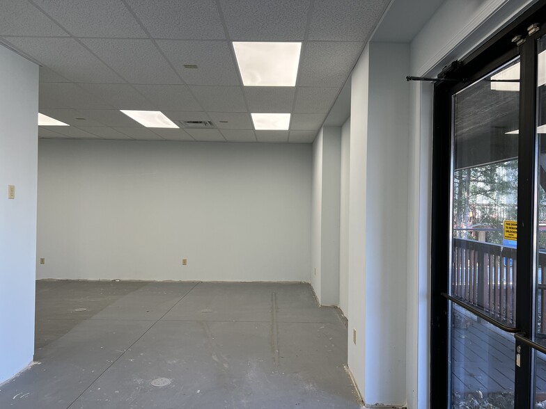 More Photos Of 53 E Market St, Germantown Restaurant For Sale