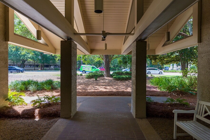 More Photos Of 1044 William Hilton Pky, Hilton Head Island Office For Sale
