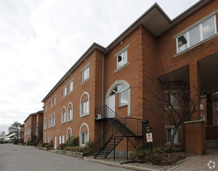 More Photos Of 317 Renfrew Dr, Markham Office For Sale