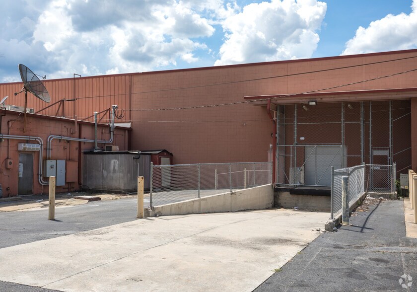 More Photos Of 3555 Mercer University Dr, Macon-Bibb Unknown For Lease