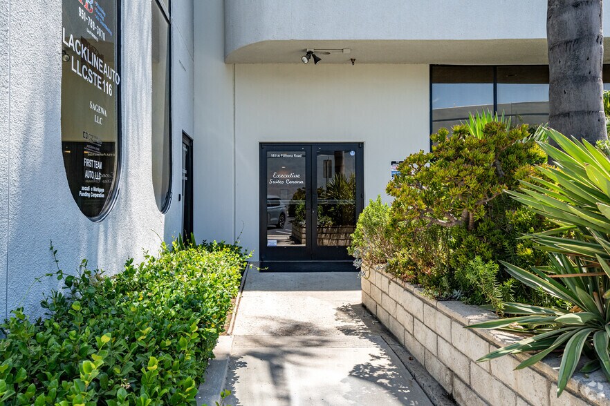 More Photos Of 1611 W Pomona Rd, Corona Unknown For Lease