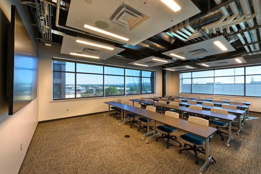 More Photos Of 12 N Sheridan St, Spokane Office For Lease
