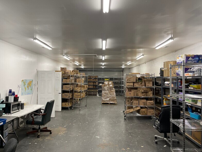 More Photos Of 304-306 E Jenkins St, Dallas Manufacturing For Sale