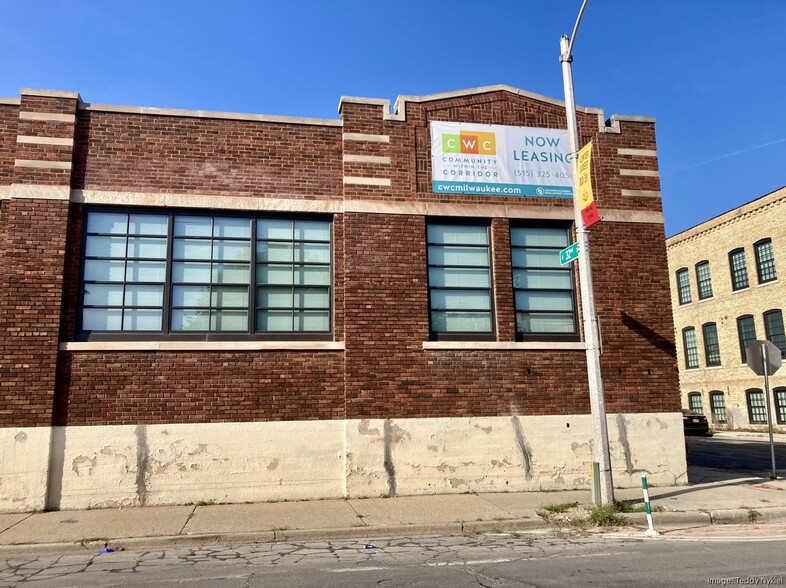 Primary Photo Of 3212 W Center St, Milwaukee Coworking Space