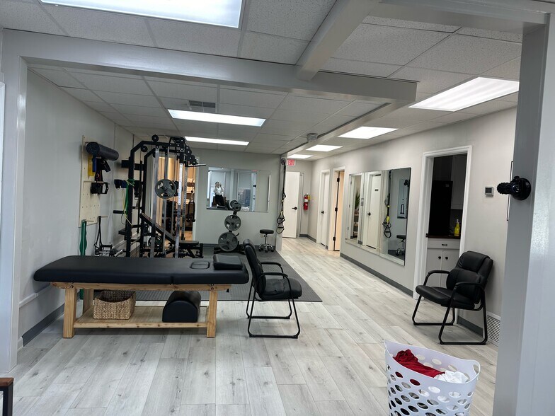 More Photos Of 1401 Applewood Dr, Dalton Medical For Lease
