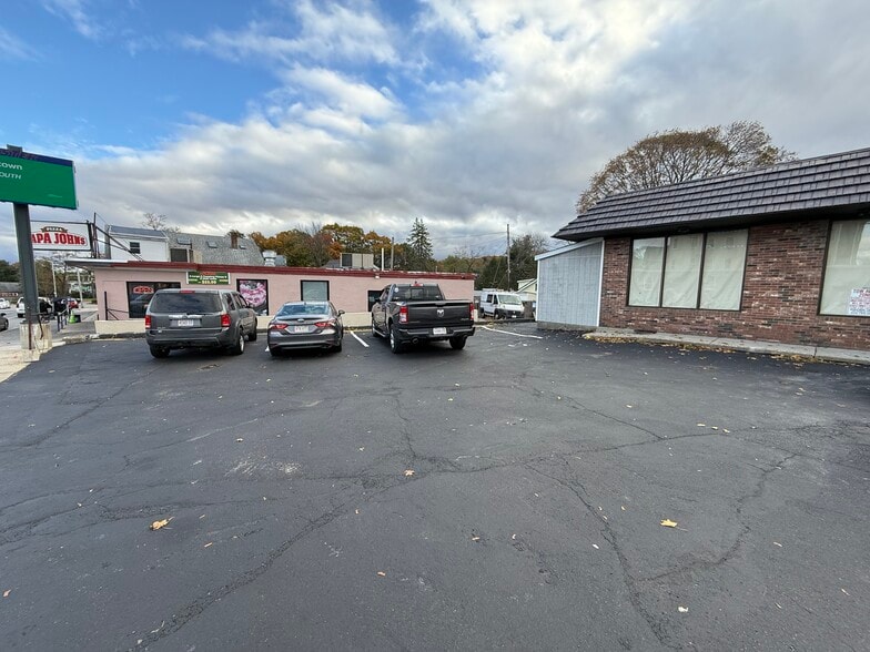 More Photos Of 414 Chandler St, Worcester Storefront Retail Office For Sale