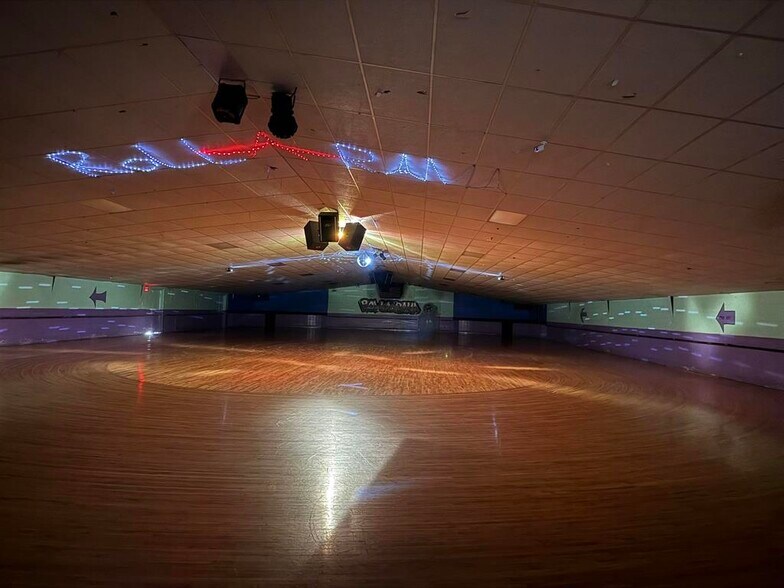 More Photos Of 137 7th Ave, Huntington Skating Rink For Sale