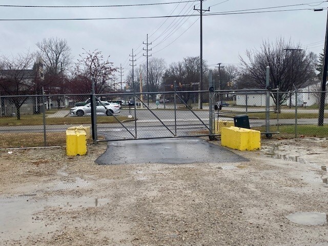 More Photos Of 703 W 13th St, Muncie Warehouse For Sale