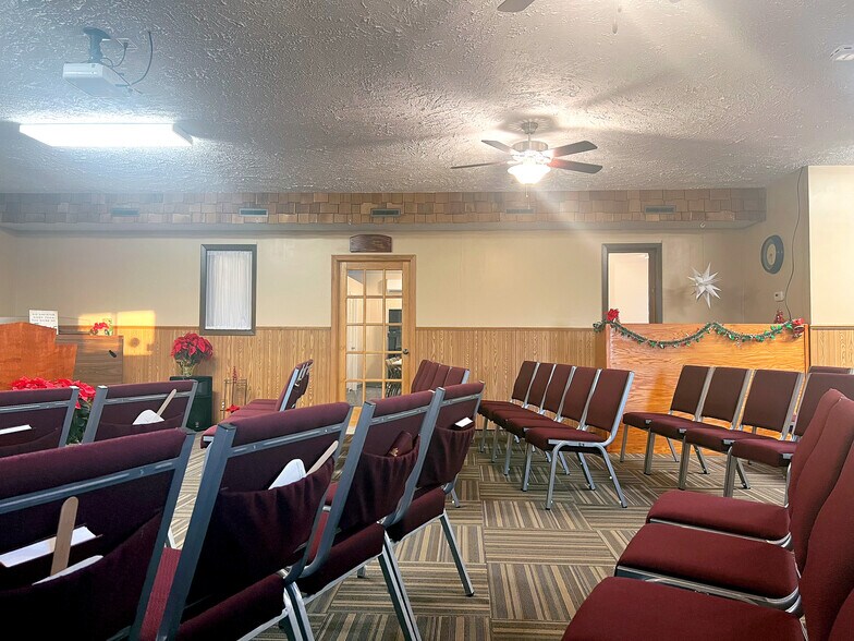 More Photos Of 418 S 14th St, Wymore General Retail For Sale