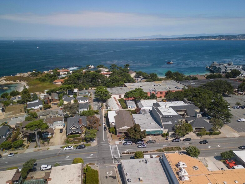 More Photos Of 176 Central Ave, Pacific Grove Freestanding For Lease