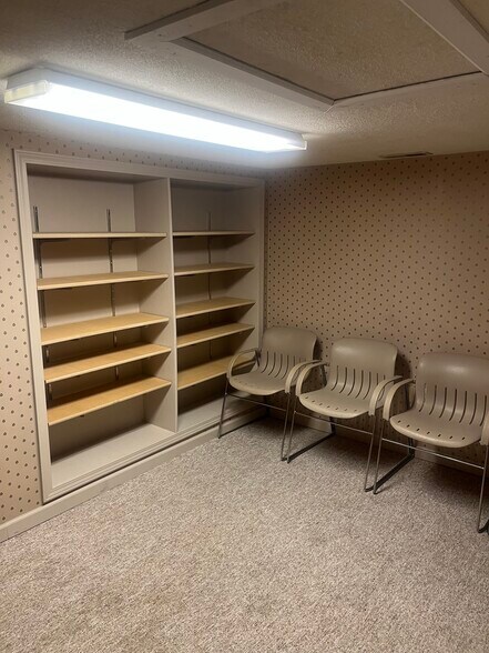 More Photos Of 5 S Main St, Frankfort Office For Lease