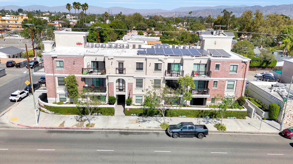 More Photos Of 10455 Magnolia Blvd, North Hollywood Apartments For Sale