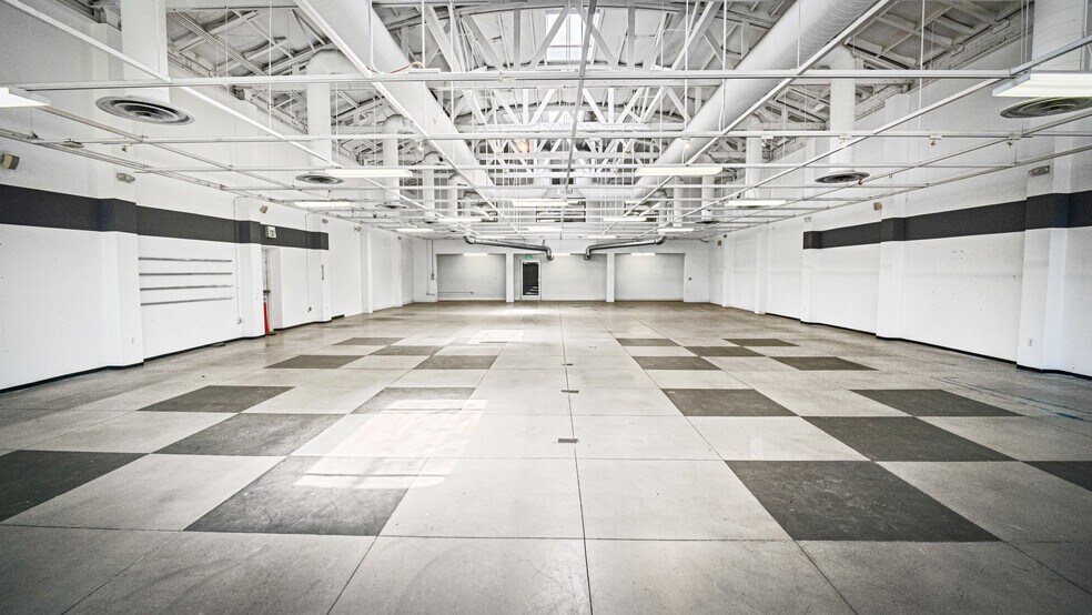 More Photos Of 236-242 Pine Ave, Long Beach Storefront Retail Office For Lease