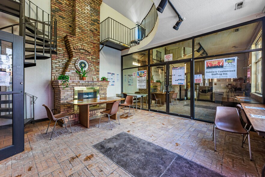 More Photos Of 4117 W 47th St, Chicago General Retail For Sale