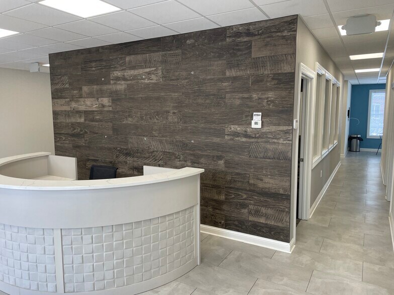 More Photos Of 13107 Eastpoint Park Blvd, Louisville Office For Sale