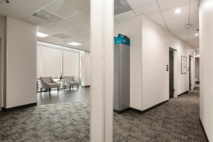 More Photos Of 114 Vision Park Blvd, Shenandoah Office For Sale