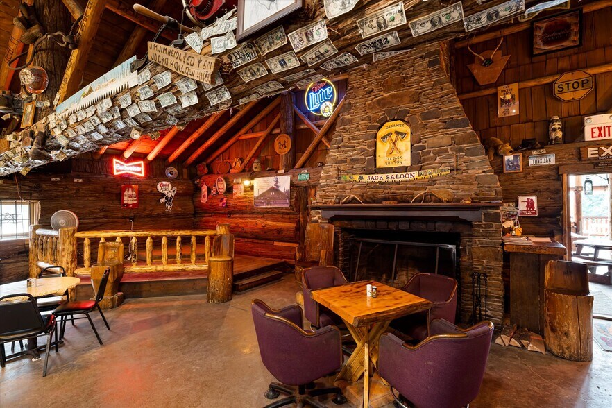 More Photos Of 7000 Graves Creek Rd, Lolo Bar For Sale