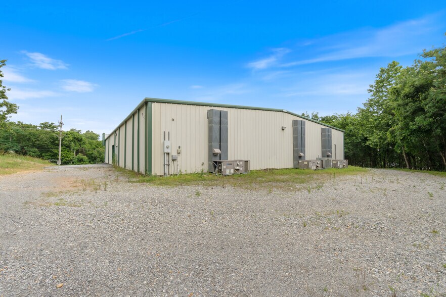 More Photos Of 722 S Highway 59, Decatur Freestanding For Lease