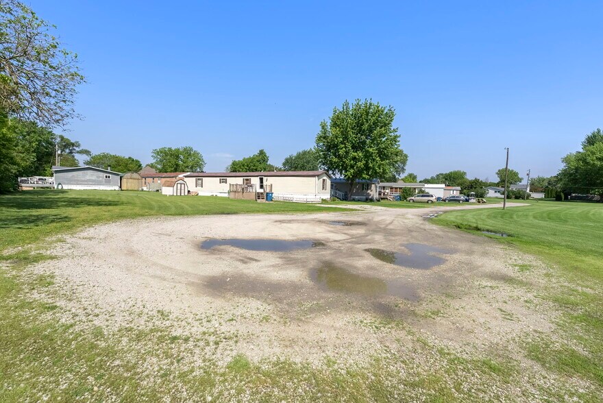 More Photos Of 109 S Pearl St, Atkinson Manufactured Housing Mobile Home Park For Sale