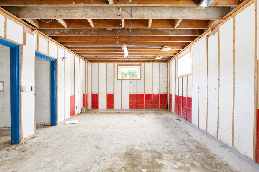 More Photos Of 302 S 2nd St, Polk City Lodge Meeting Hall For Sale
