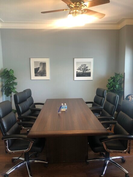 More Photos Of 137 W Park Ave, Libertyville Office For Lease