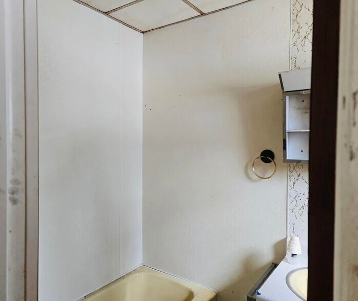 More Photos Of 20 Elm St, Hoosick Falls Multifamily For Sale