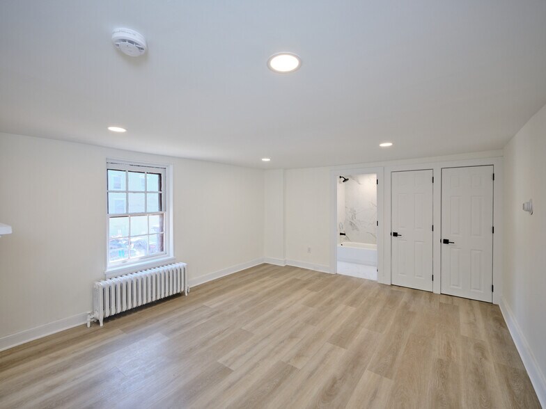 More Photos Of 12-20 W Bridge St, New Hope Storefront For Sale
